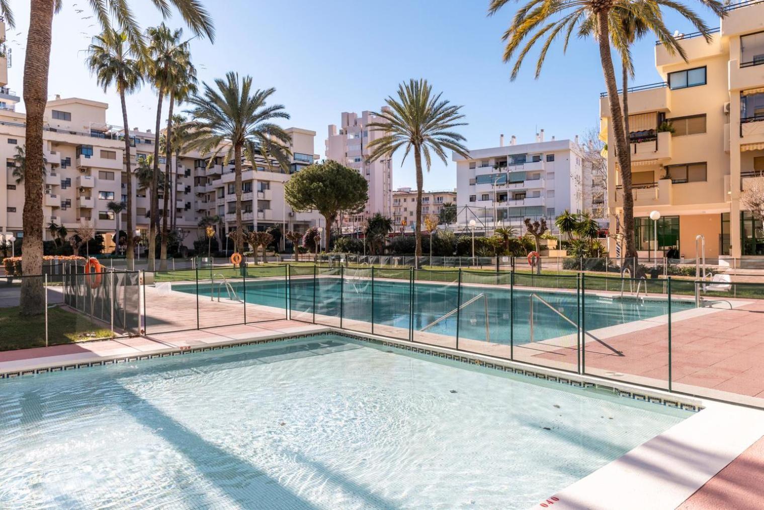 Primera Linea Del Mar - Acceso Directo Playa Carihuela Torremolinos Exterior photo